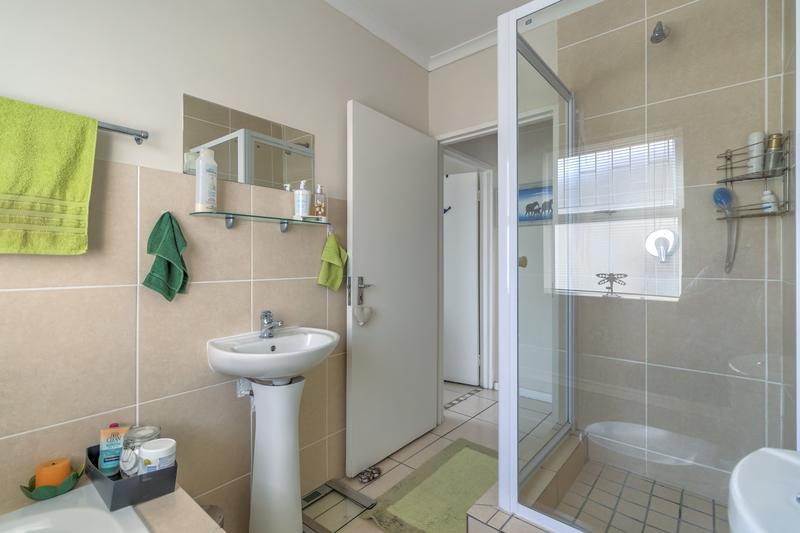 2 Bedroom Property for Sale in Somerset West Western Cape
